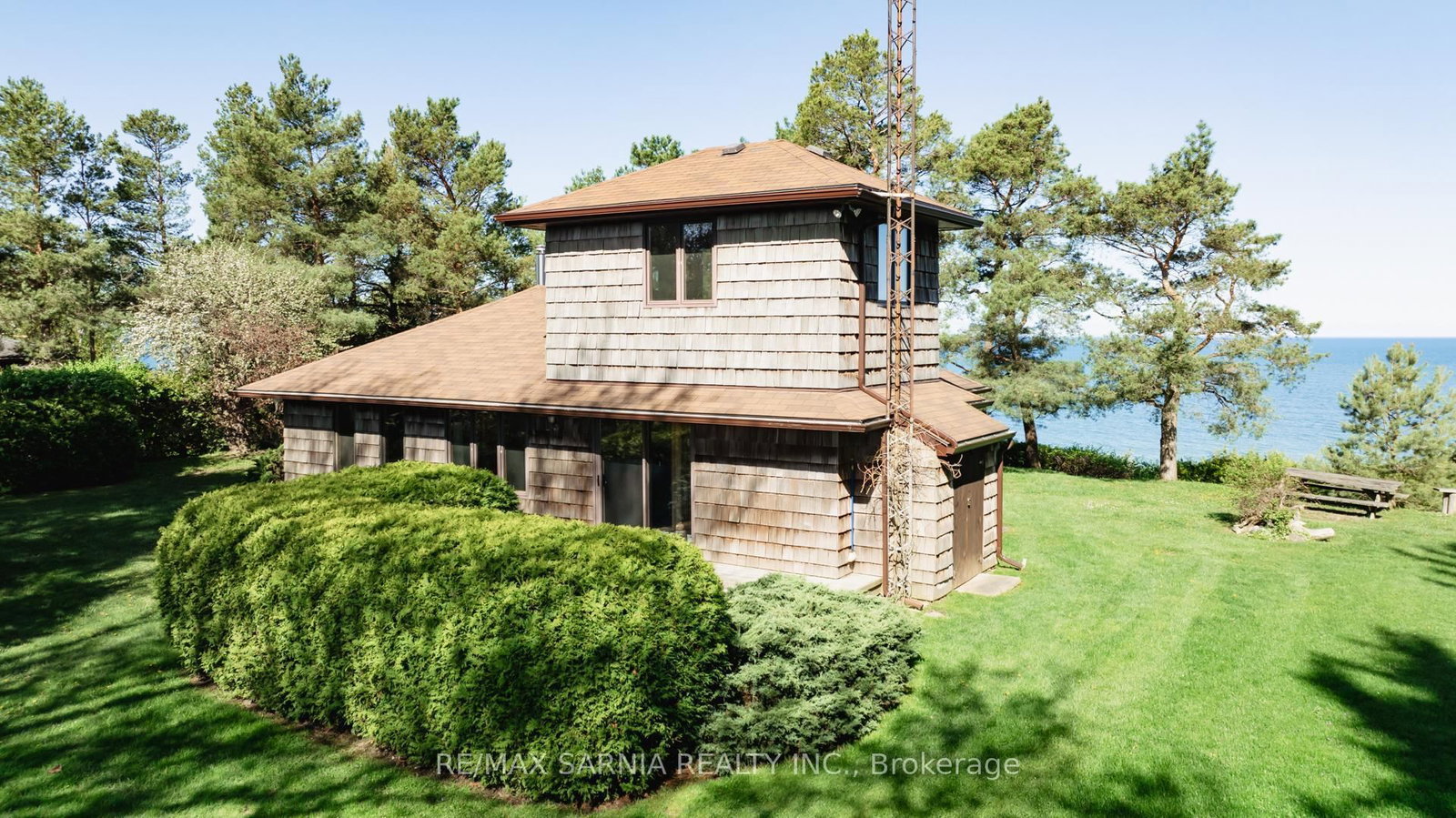 Listing Image 4