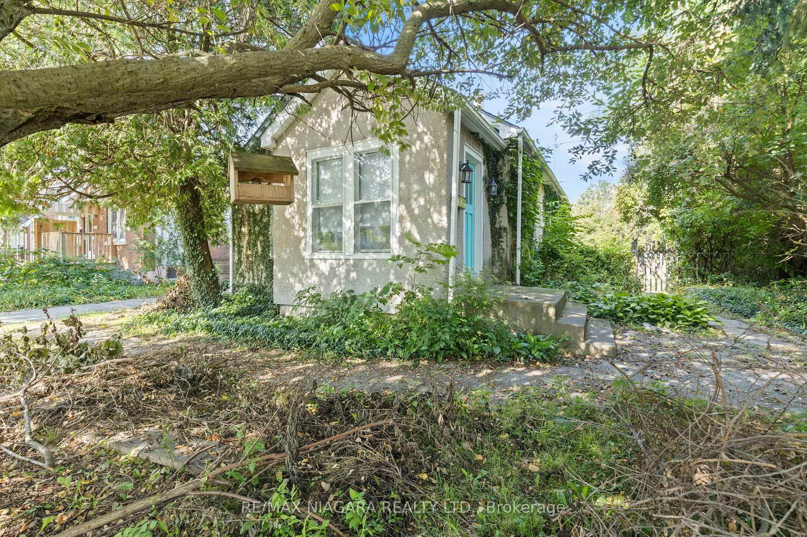 Listing Image 4