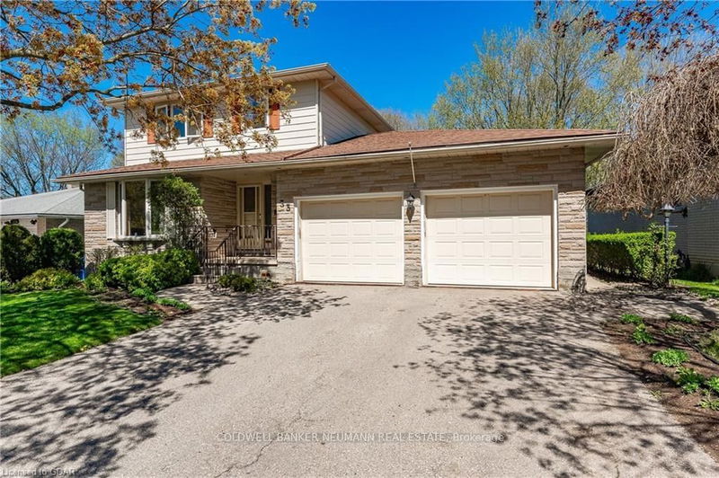 home for sale on 33 Applewood Crescent