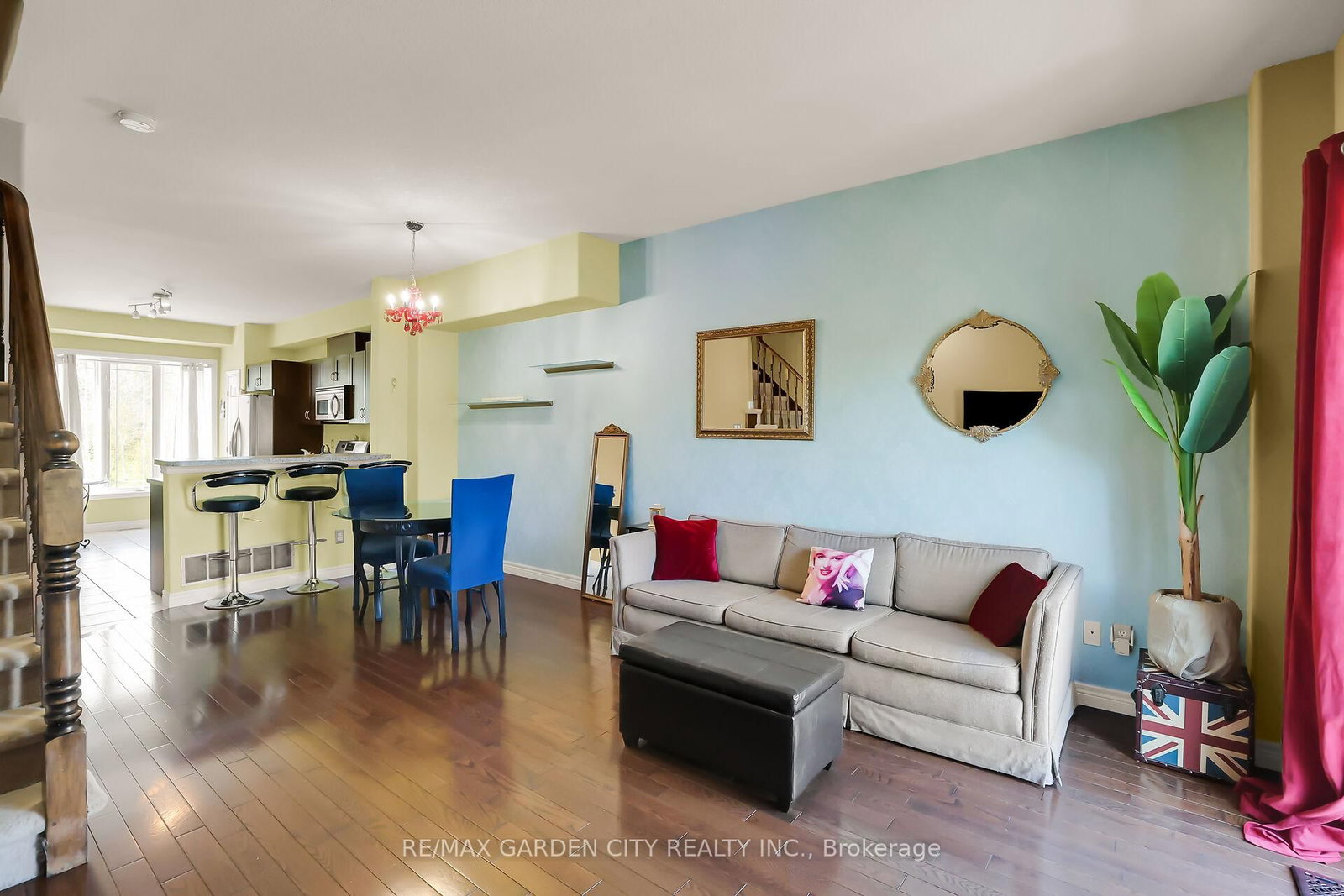 Listing Image 7