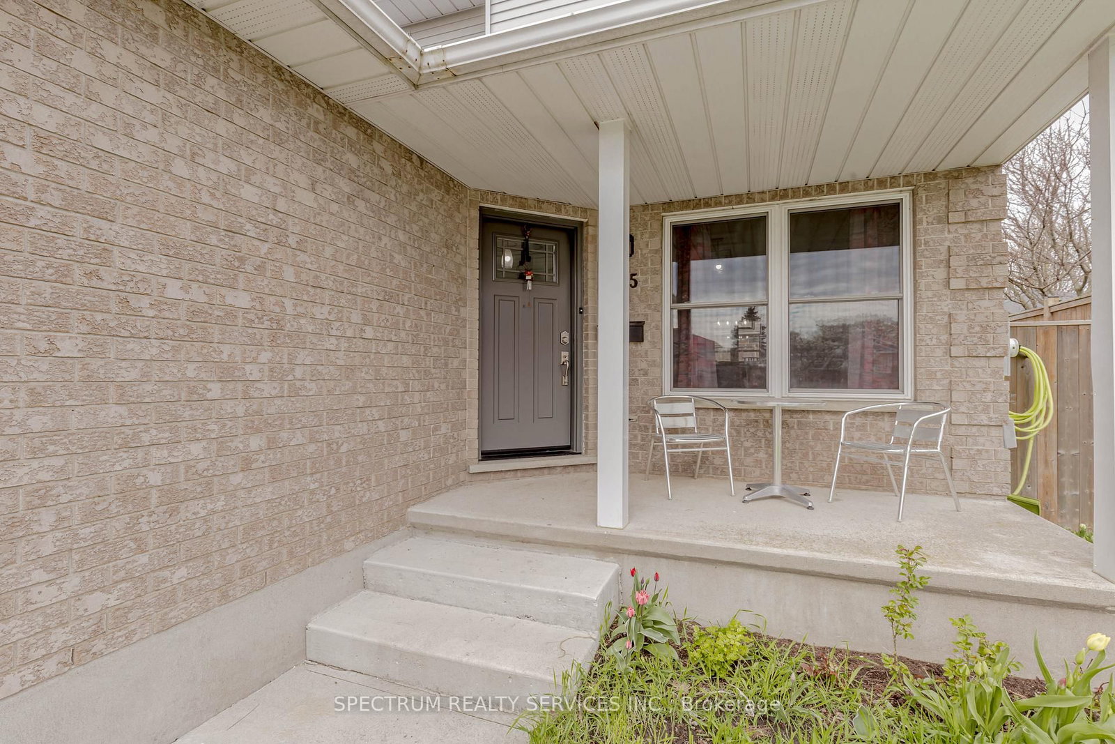 Listing Image 4