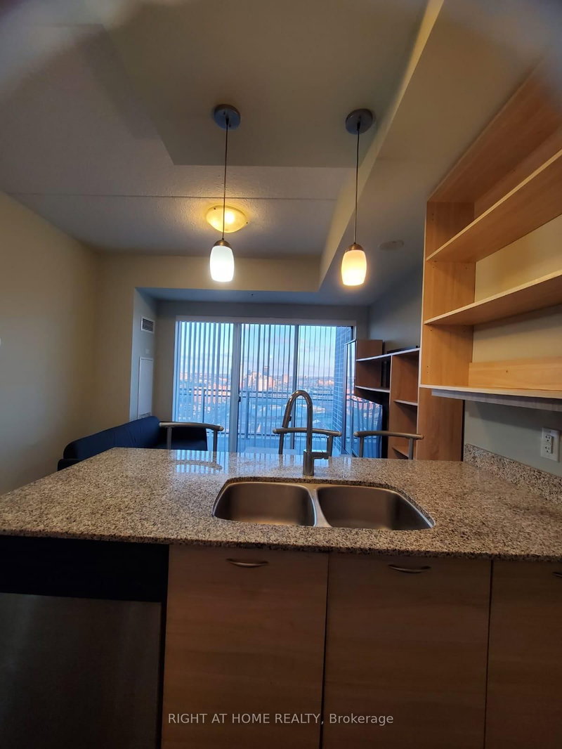 1601 - 318 Spruce St, Waterloo, N2L 3M7 | Image 3