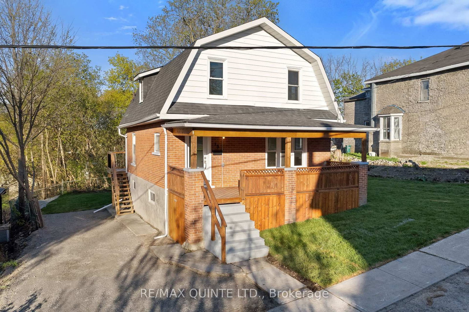 Listing photo 2