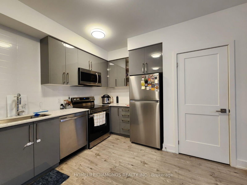 203 - 6065 MCLEOD Rd, Niagara Falls, L2G 0Z7 | Image 2