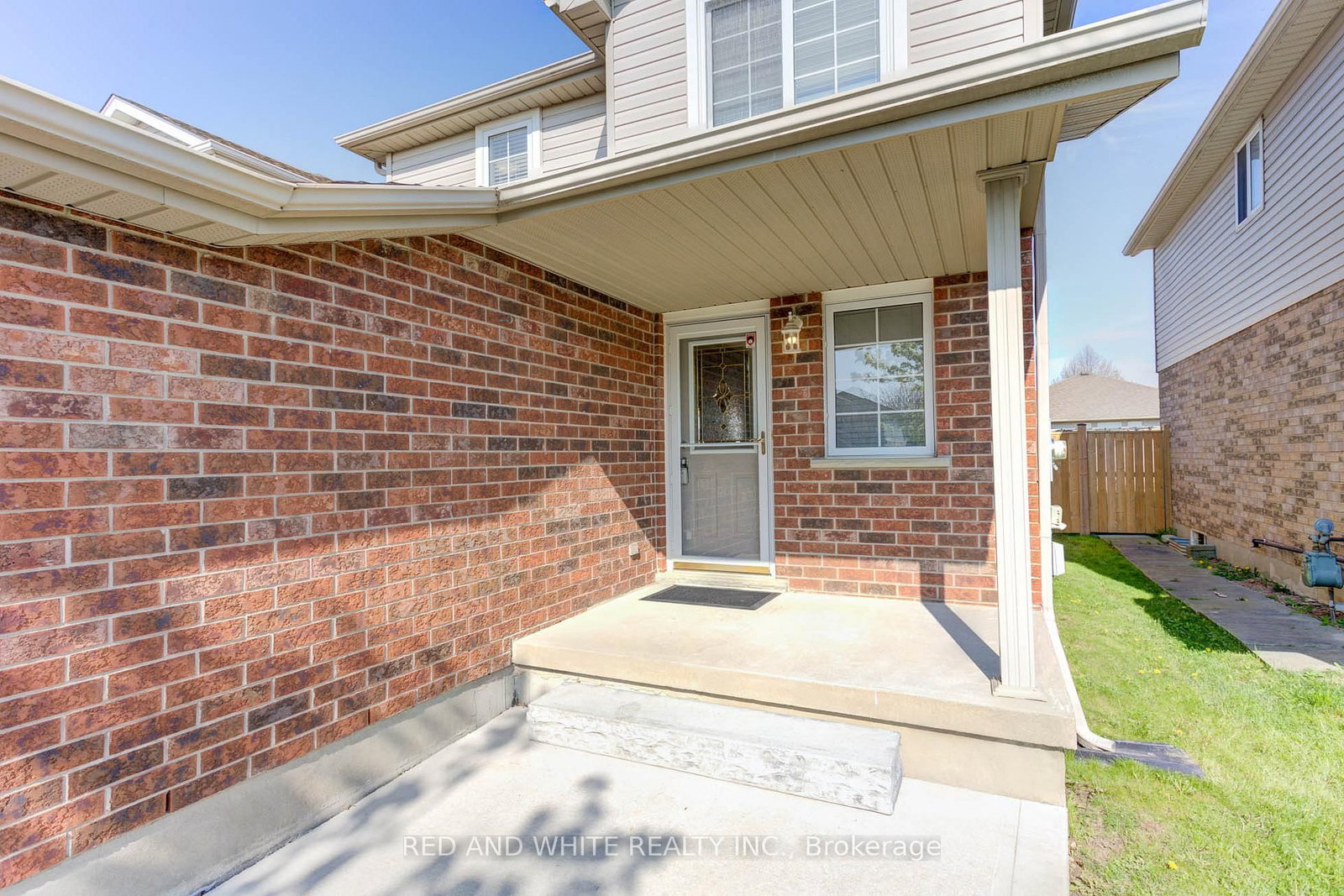 Listing Image 4