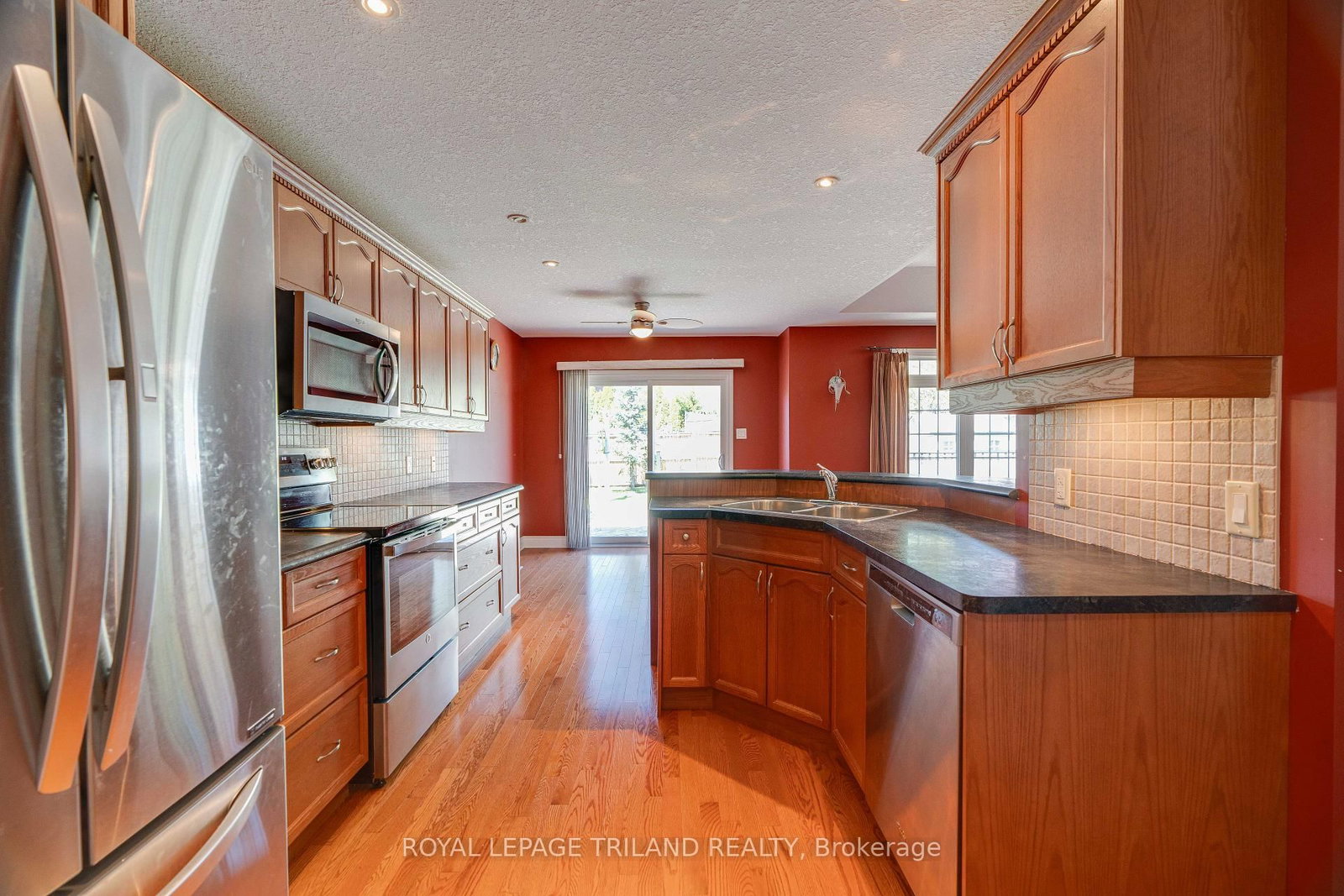 Listing Image 7