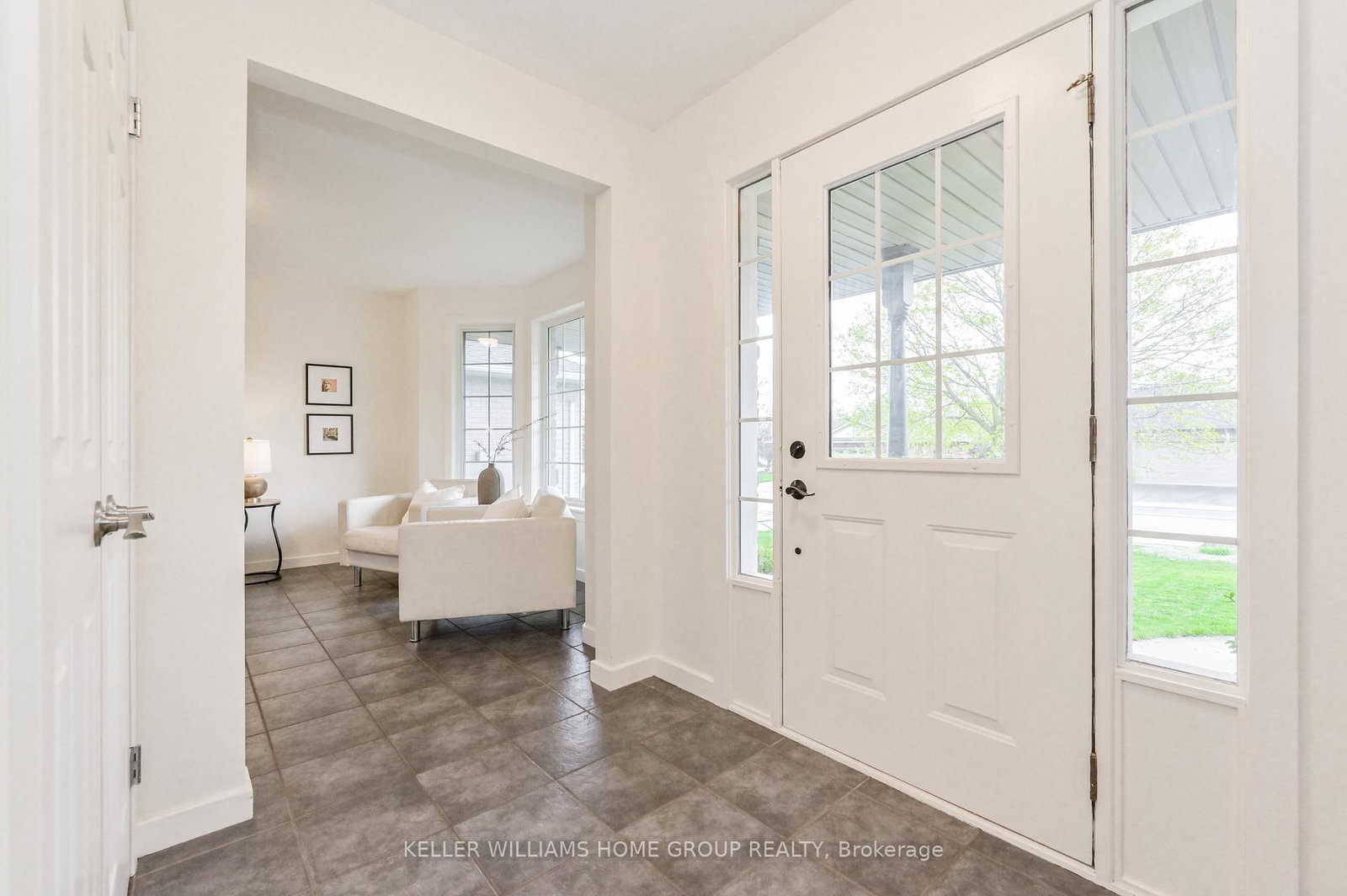 Listing Image 3