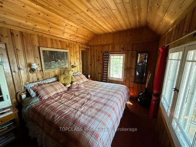 1 Island • Gravenhurst, ON photo 11