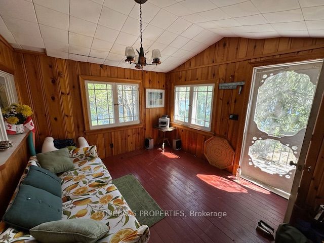1 Island • Gravenhurst, ON photo 14