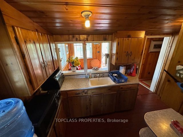 1 Island • Gravenhurst, ON photo 15