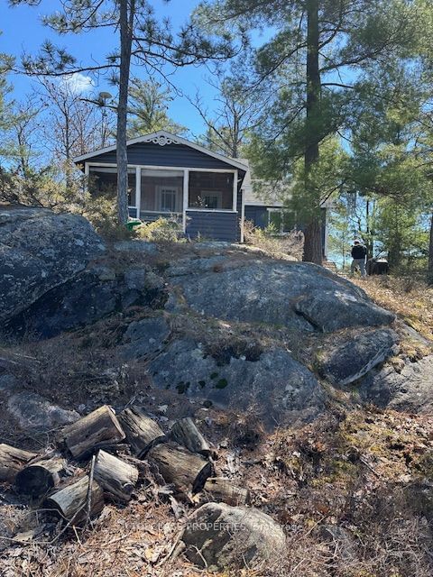 1 Island • Gravenhurst, ON photo 31