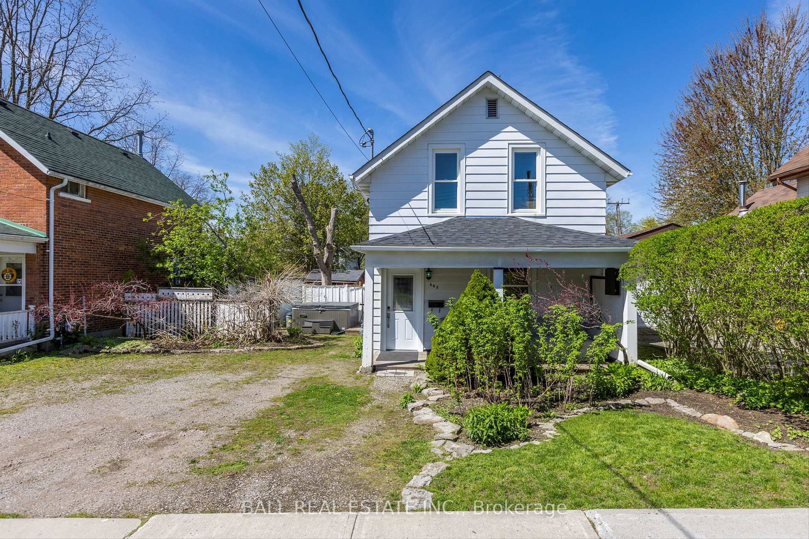 Listing photo 2