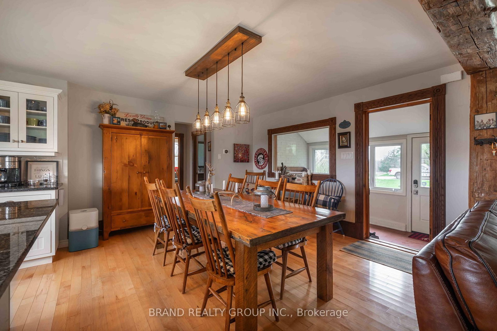 Listing Image 7