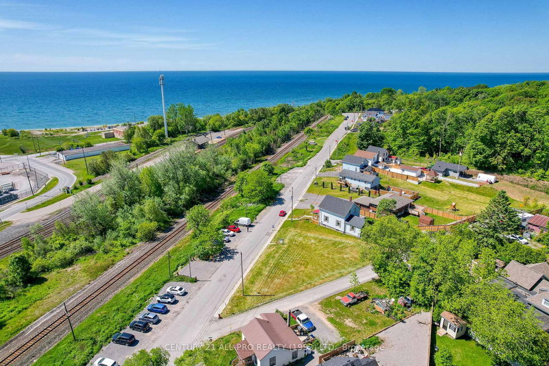 14 Alexander St, Port Hope, L1A 1B2 | Image 3