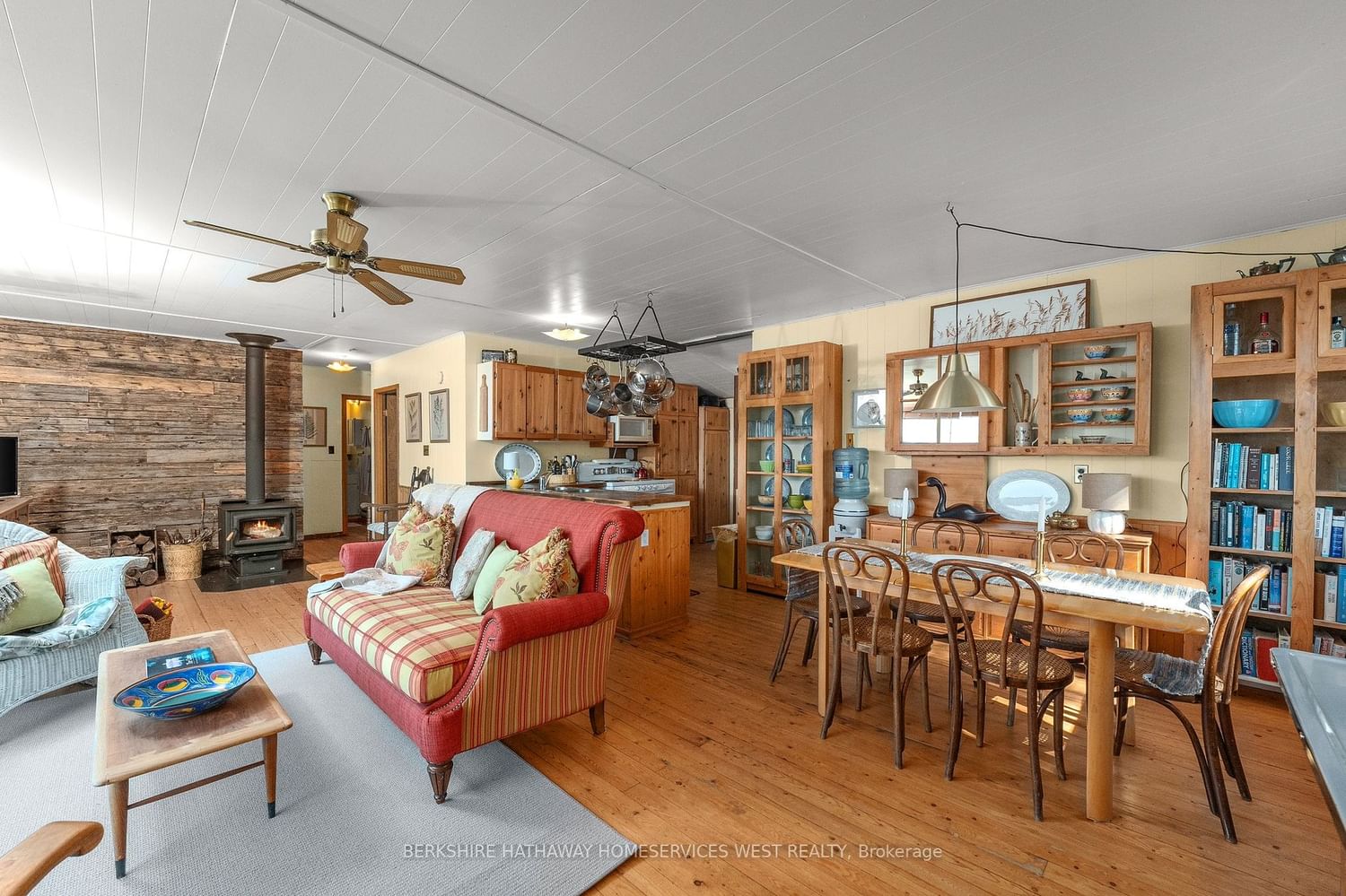 Listing Image 7