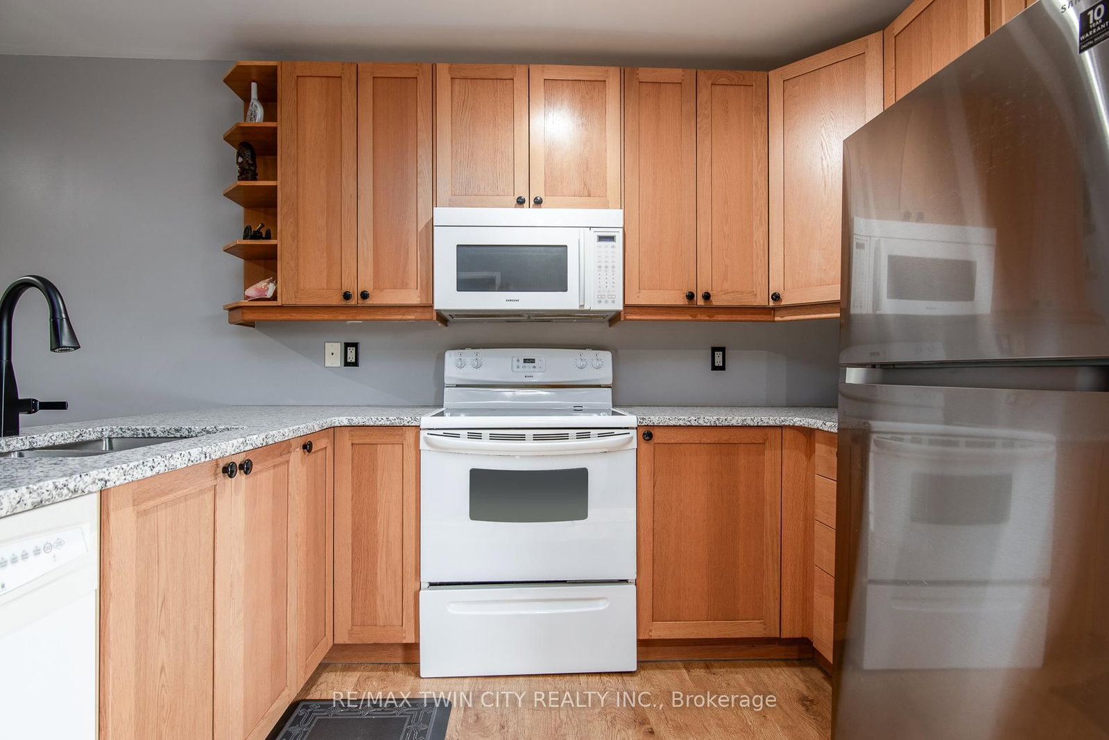 Listing Image 16