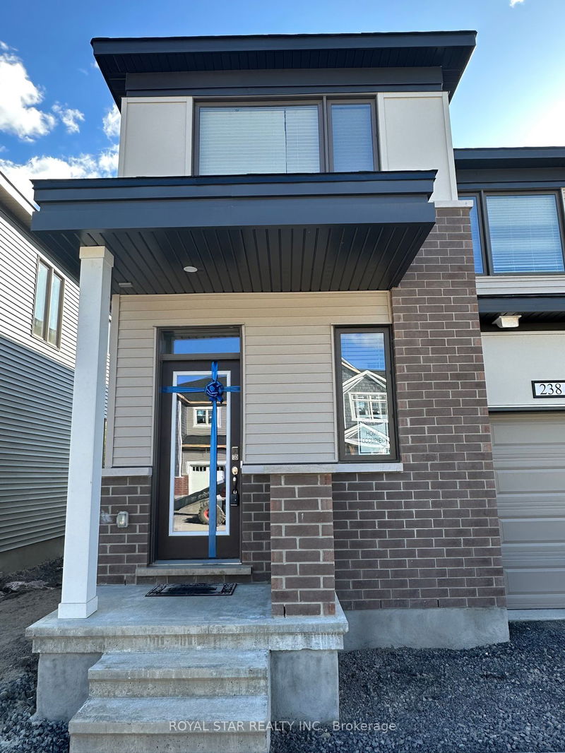 home for lease on 238 Billrian Crescent