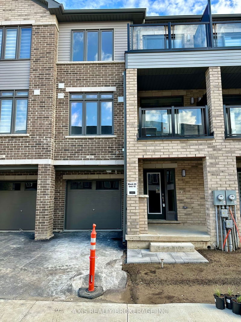 home for lease on 512-585 Colborne Street