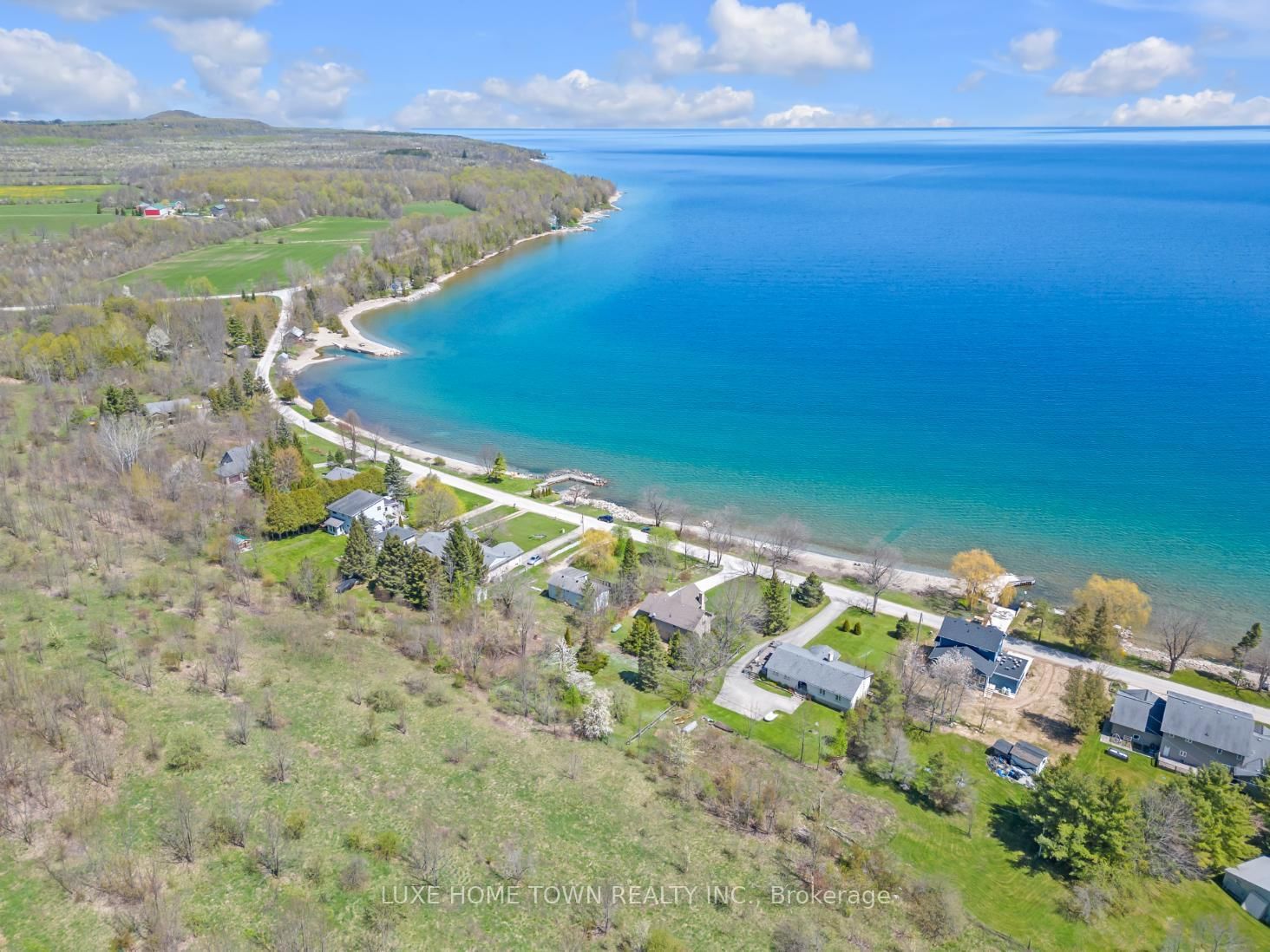 Listing Image 4
