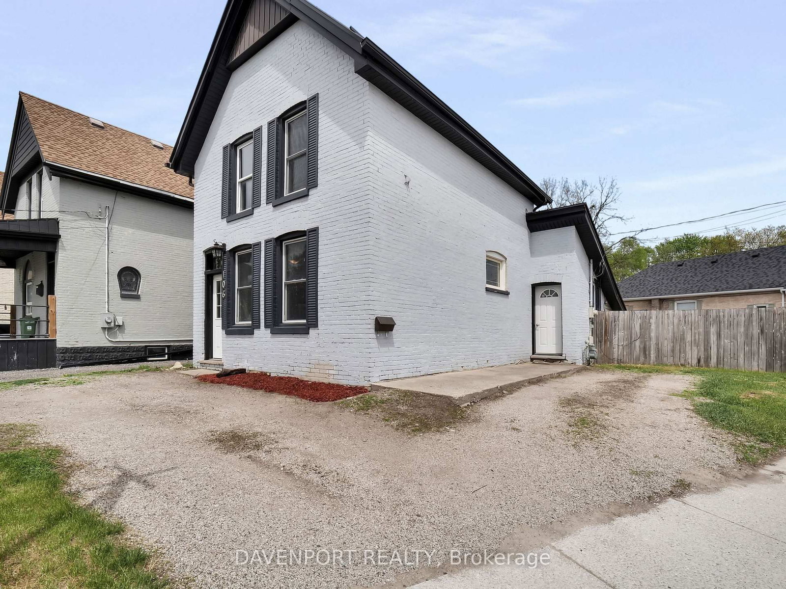 Listing Image 4