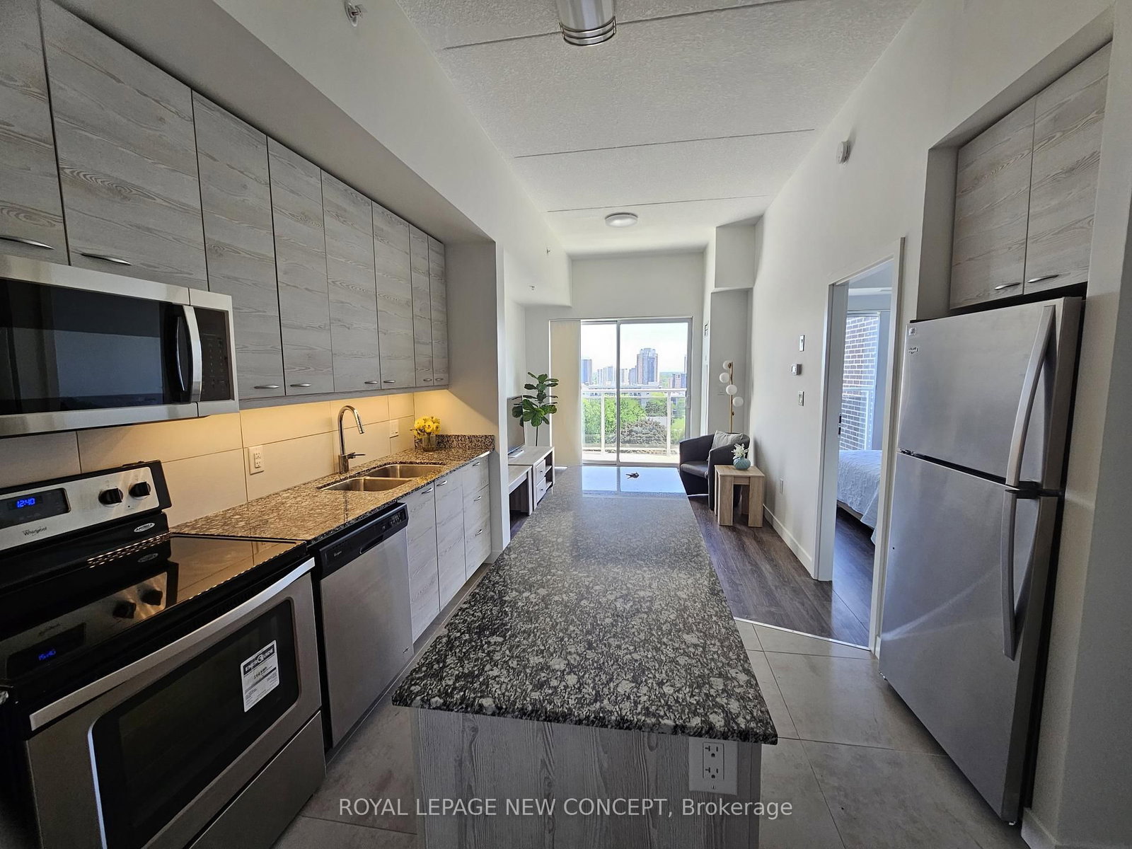 Listing Image 8