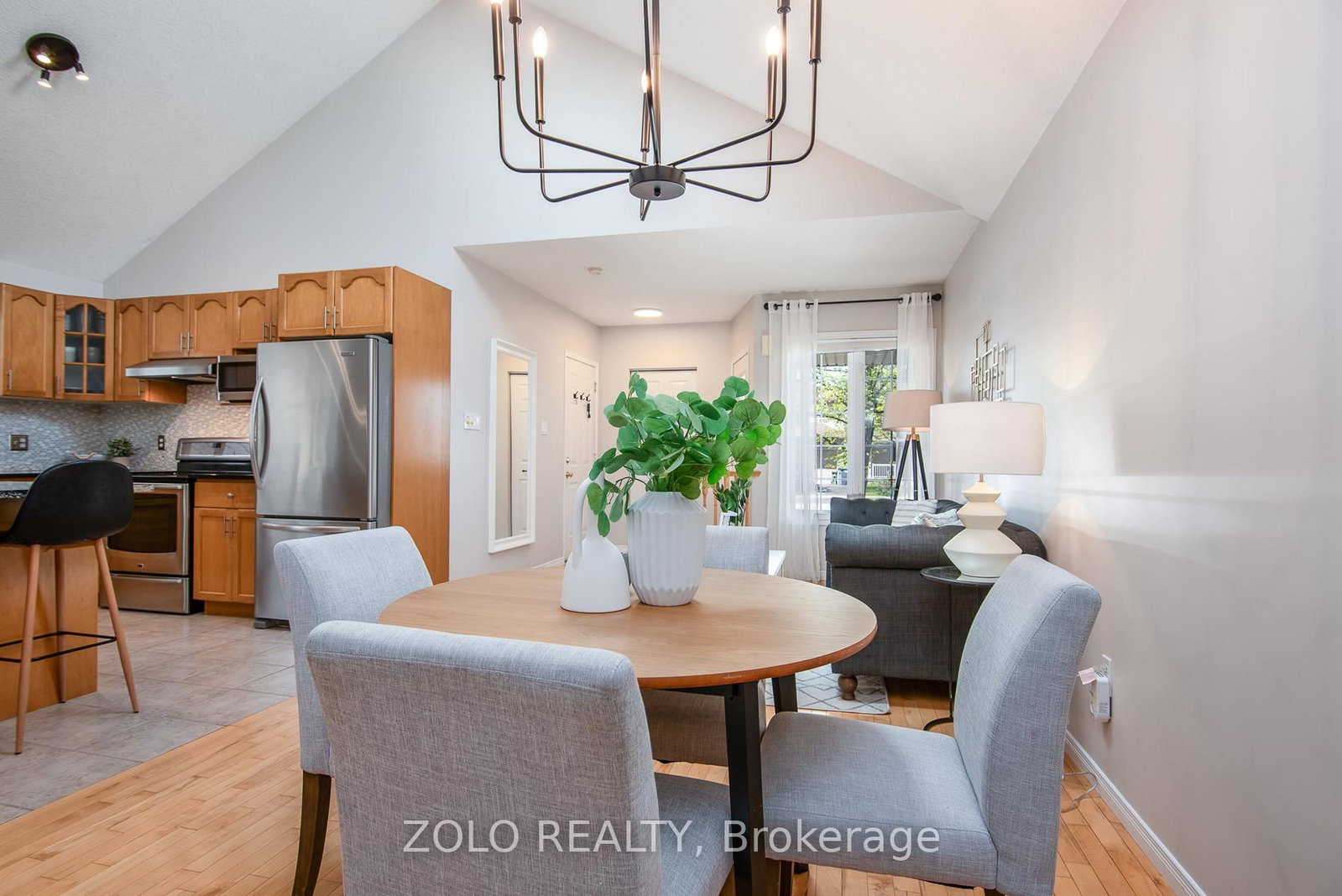 Listing Image 9