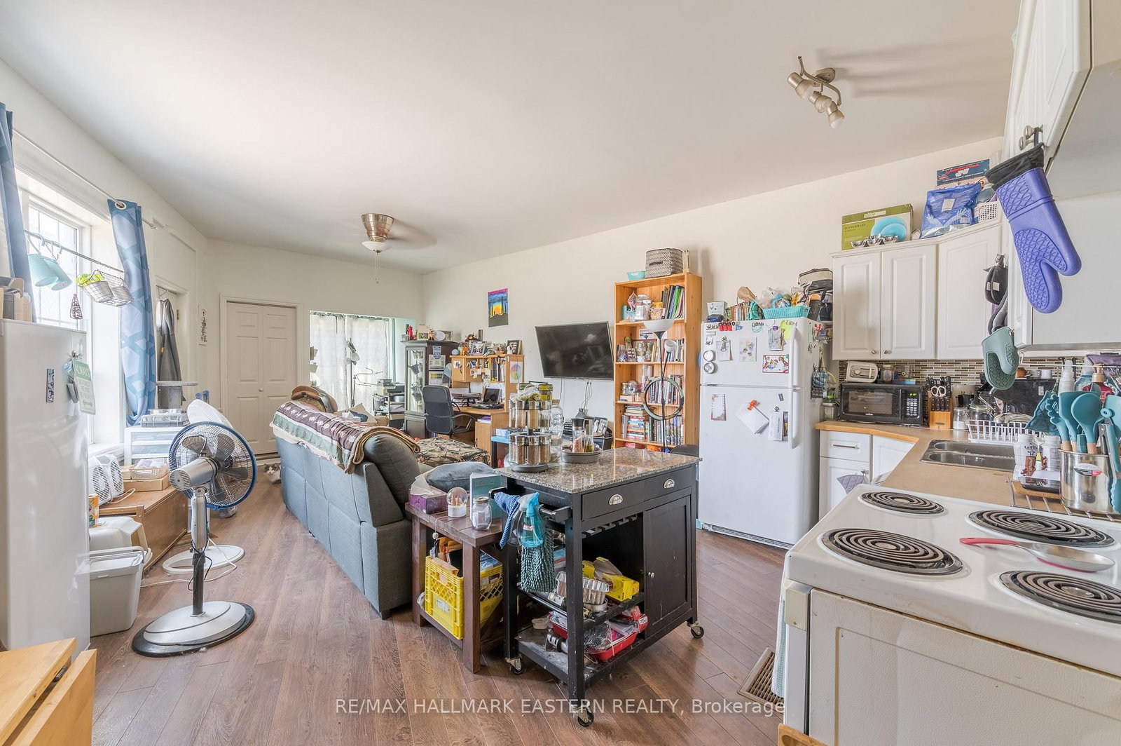 Listing Image 5