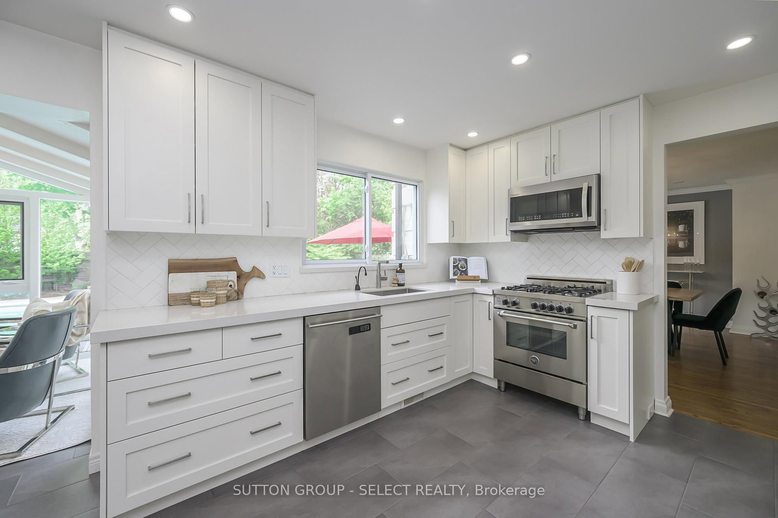 Listing Image 12