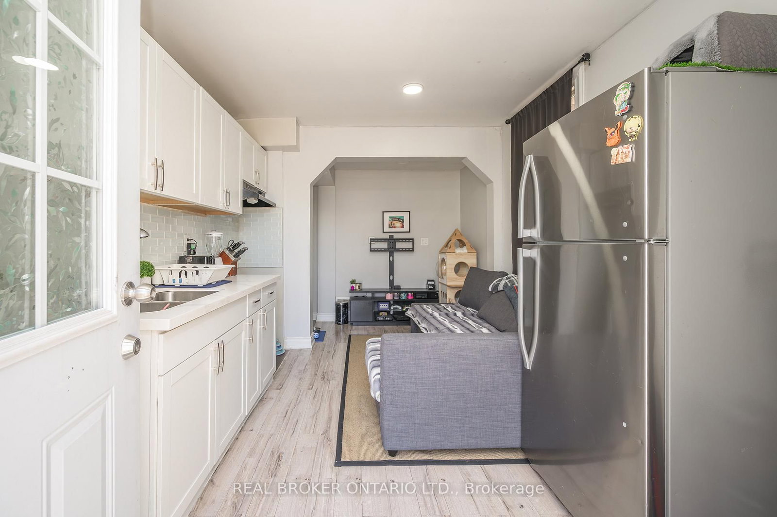 Listing Image 12