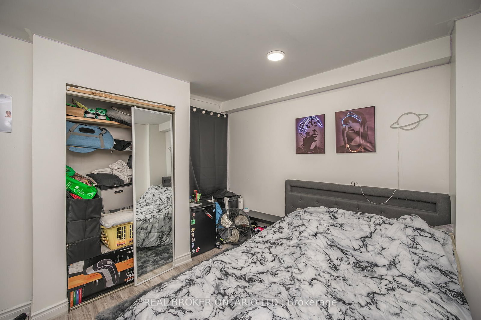 Listing Image 16