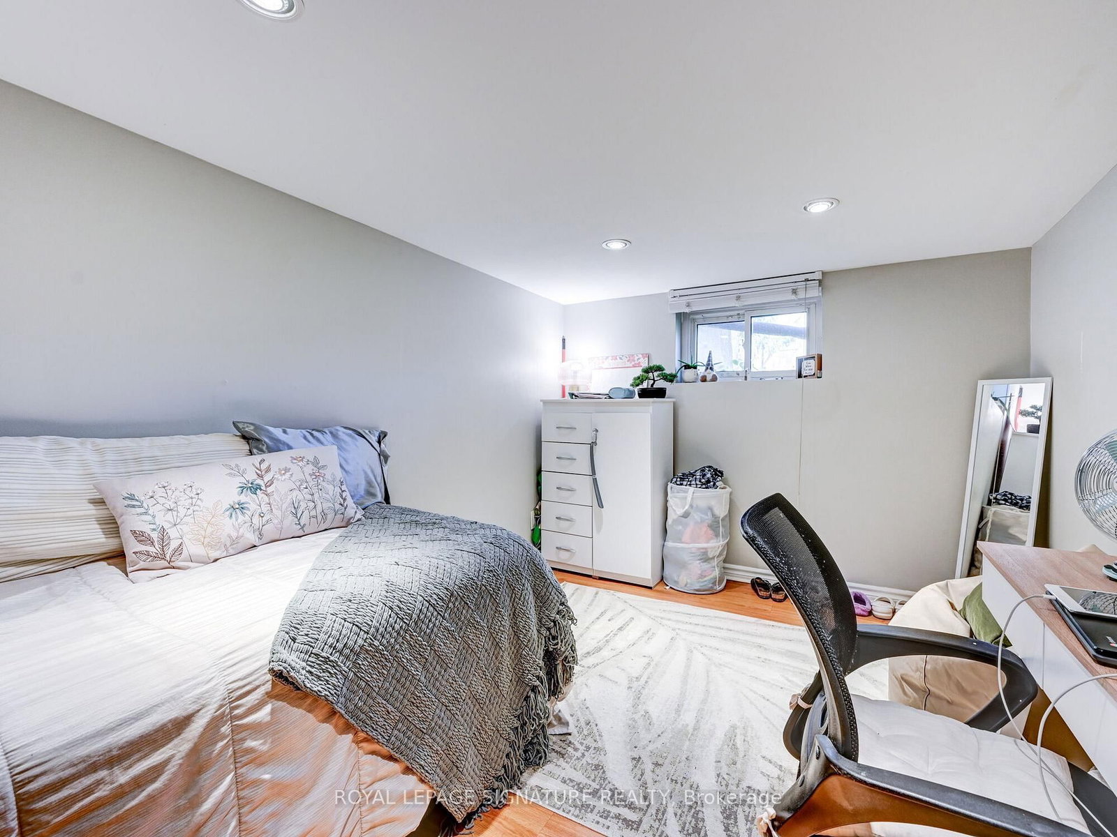Listing Image 28