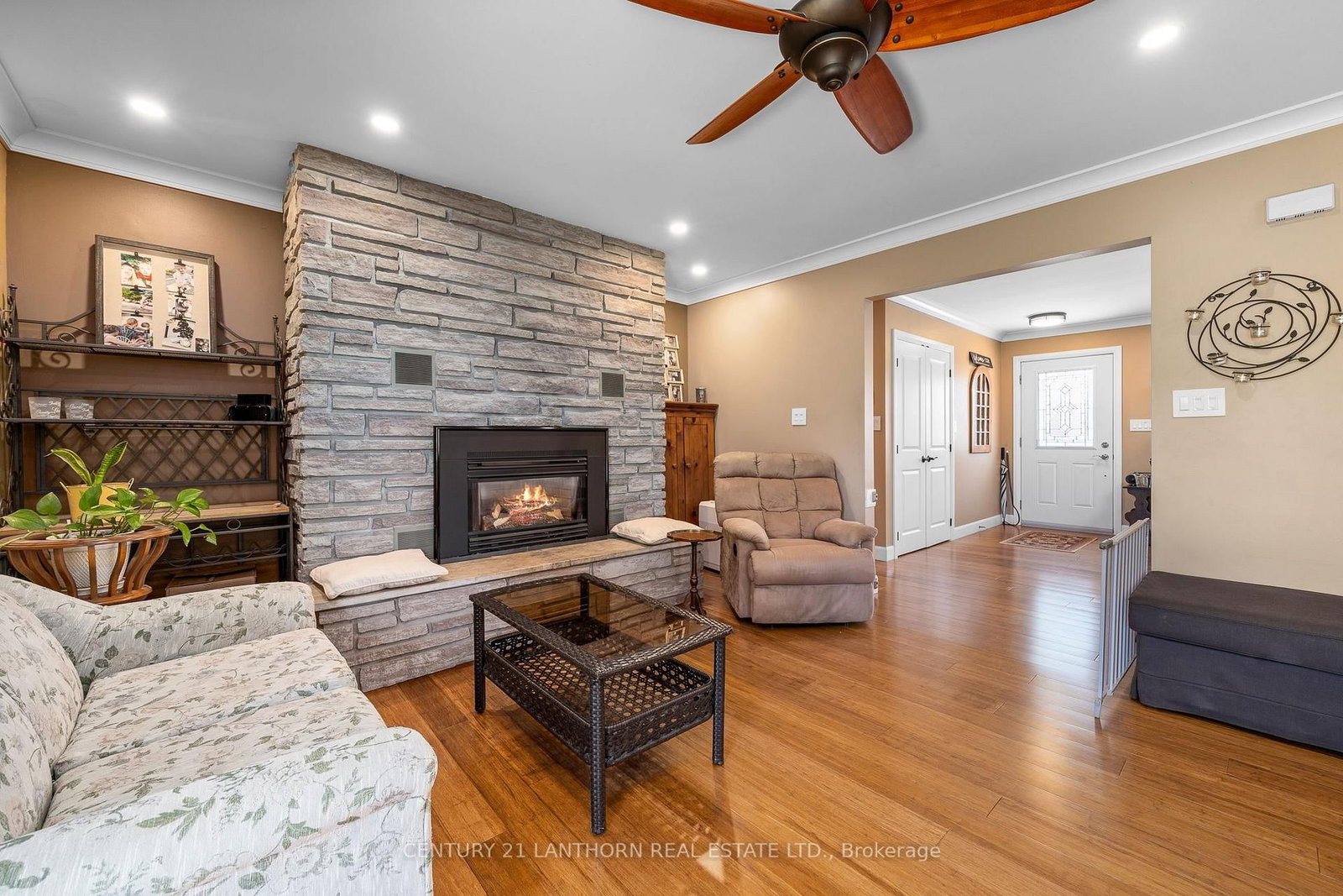 Listing Image 7