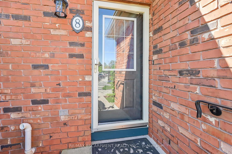 8 - 175 Fiddlers Green Rd, Hamilton, L9G 4K7 | Image 3