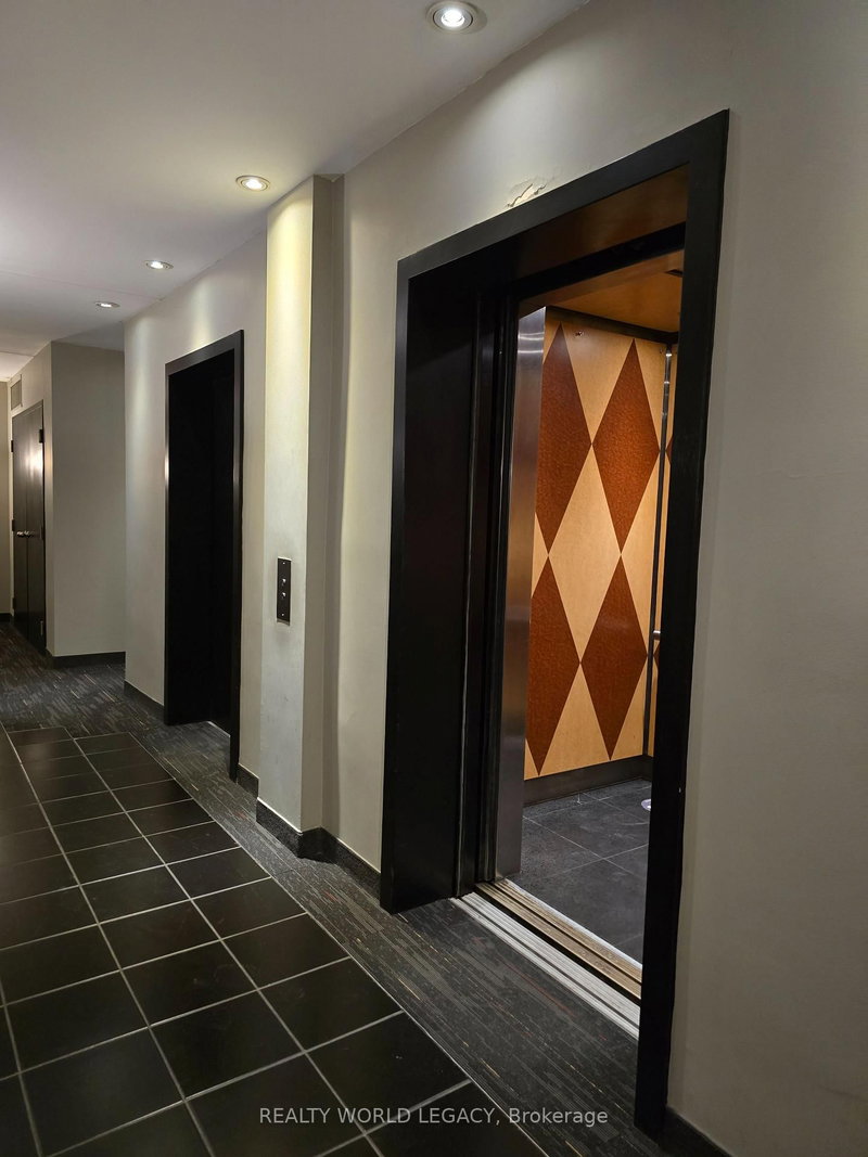 1004 - 135 James St S, Hamilton, L8P 2Z6 | Image 3