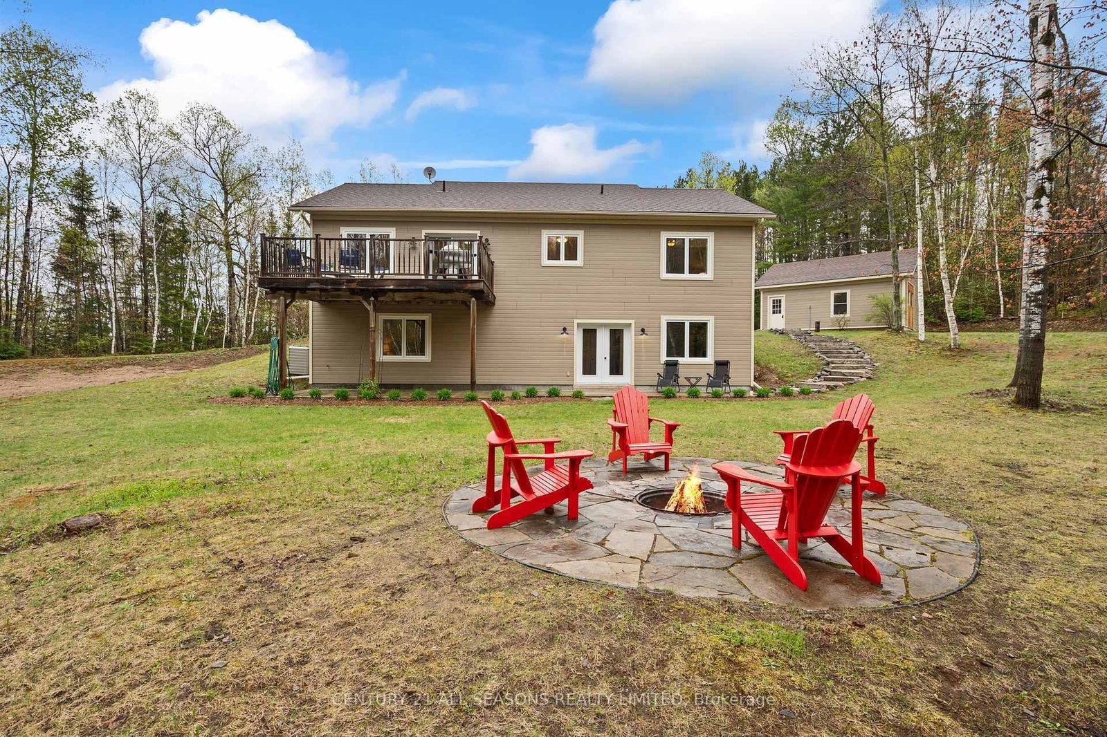 Listing Image 4
