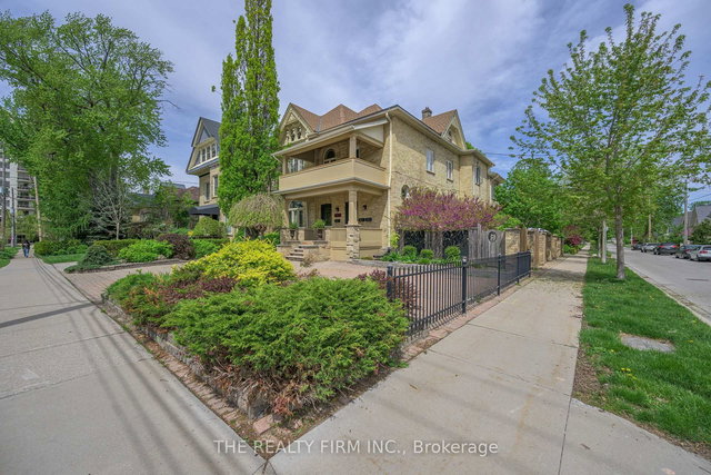 626 Wellington Street