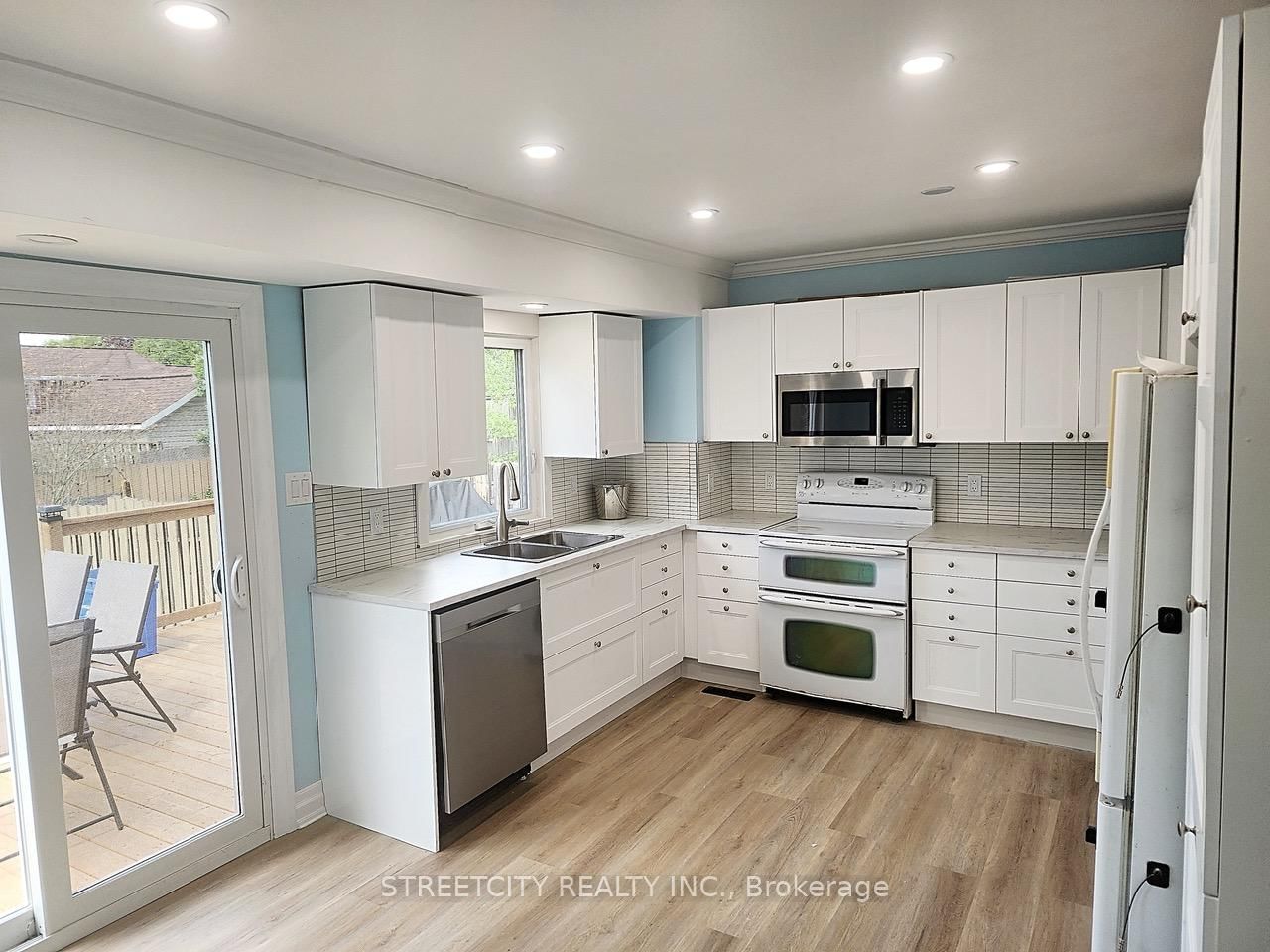 Listing Image 3