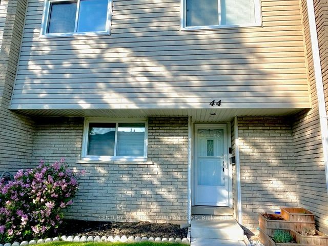 home for sale on 44-711 Osgoode Drive