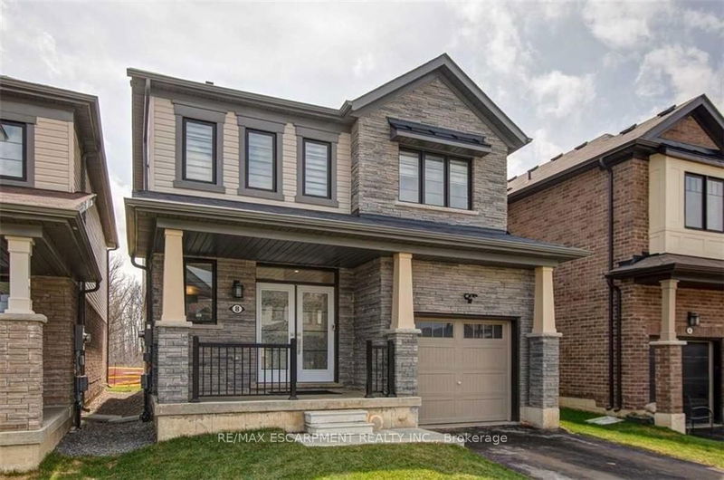 home for lease on 8 Queen Mary Boulevard