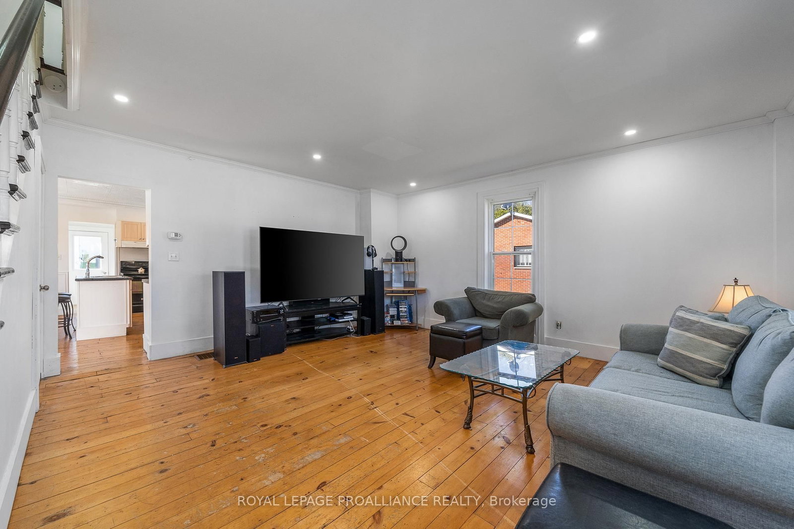 Listing Image 7