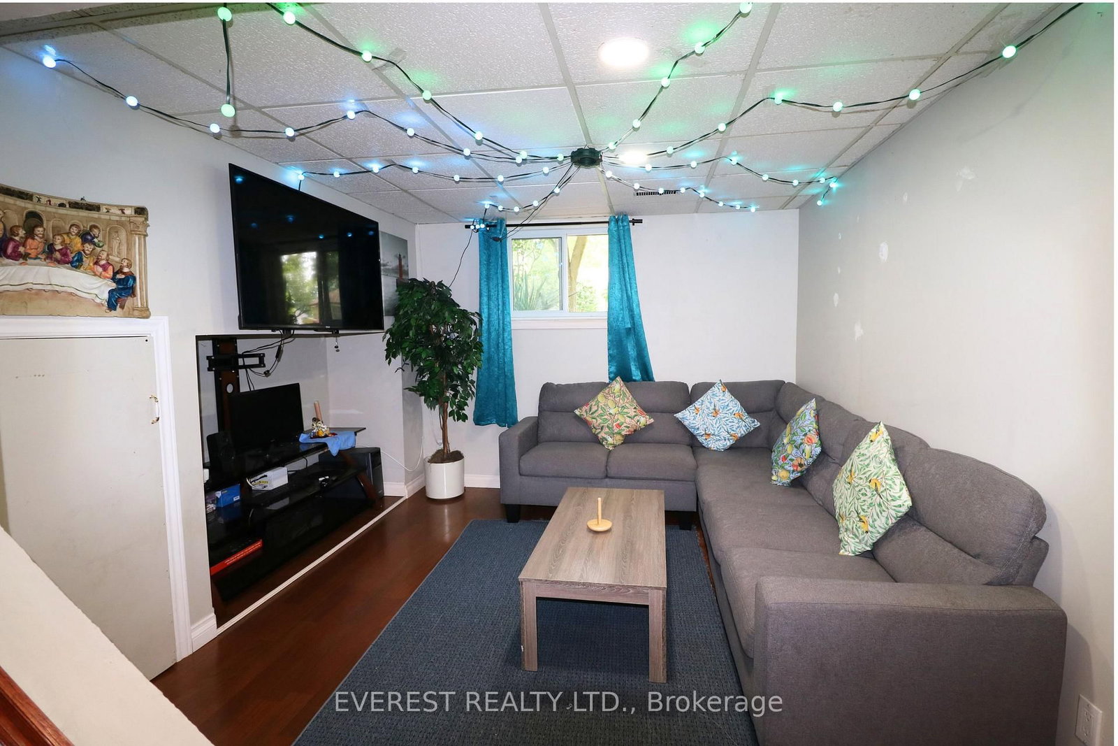 Listing Image 10
