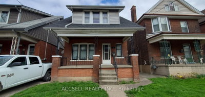 Detached House sold at 42 Barnesdale Avenue, Hamilton, Ontario, L8L 6R8 - Stipley - MLS: X8331442