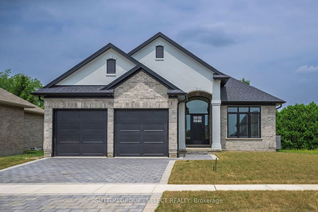 17 SPRUCE Crescent