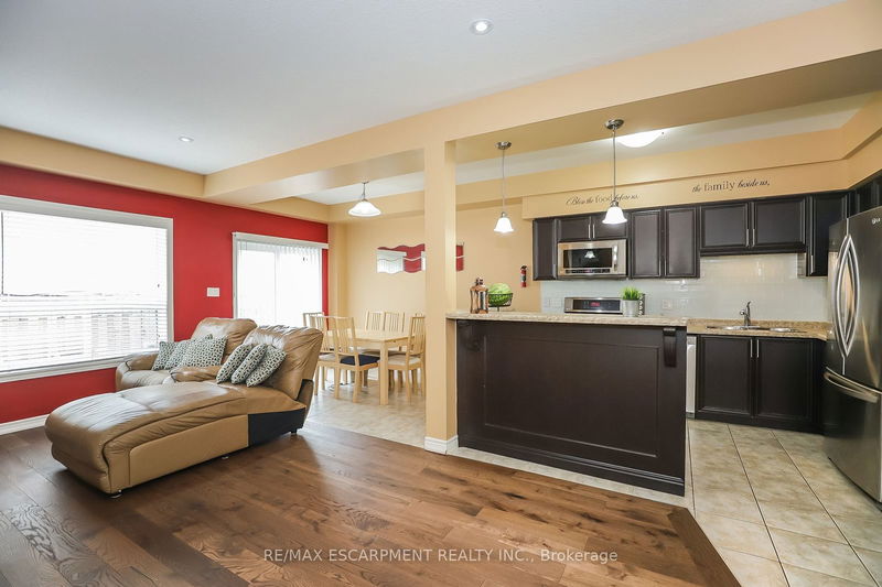 51 Redcedar Cres  Hamilton, L8E 0G3 | Image 3