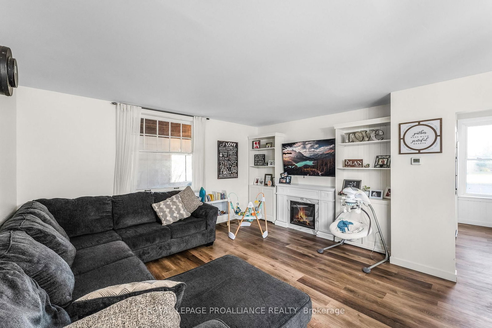Listing Image 7