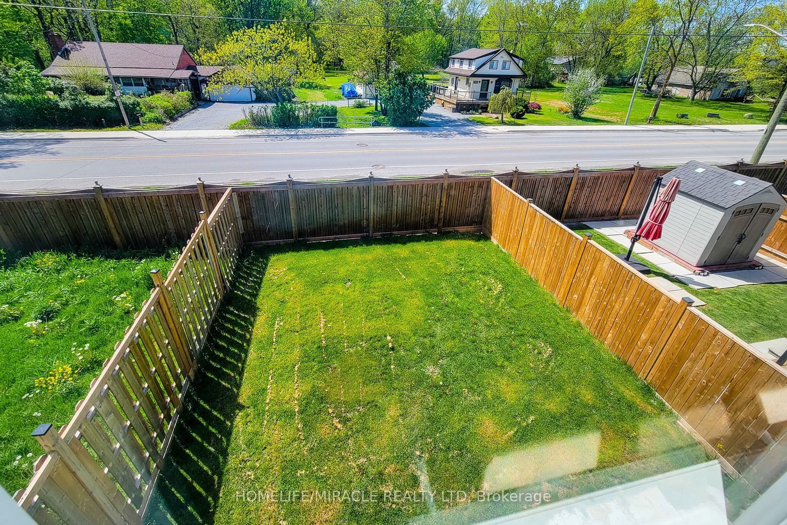 Listing Image 4