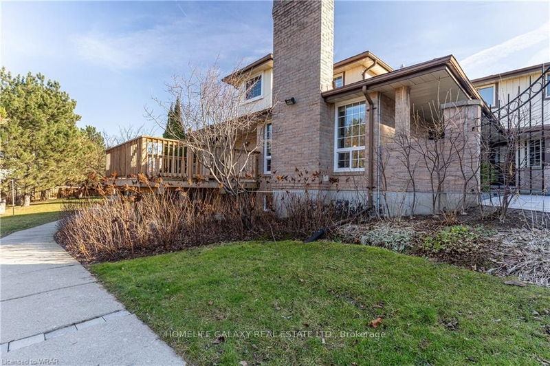home for lease on 5-462 Beechwood Place