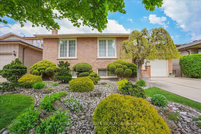 home for sale on 40 Hearthside Crescent