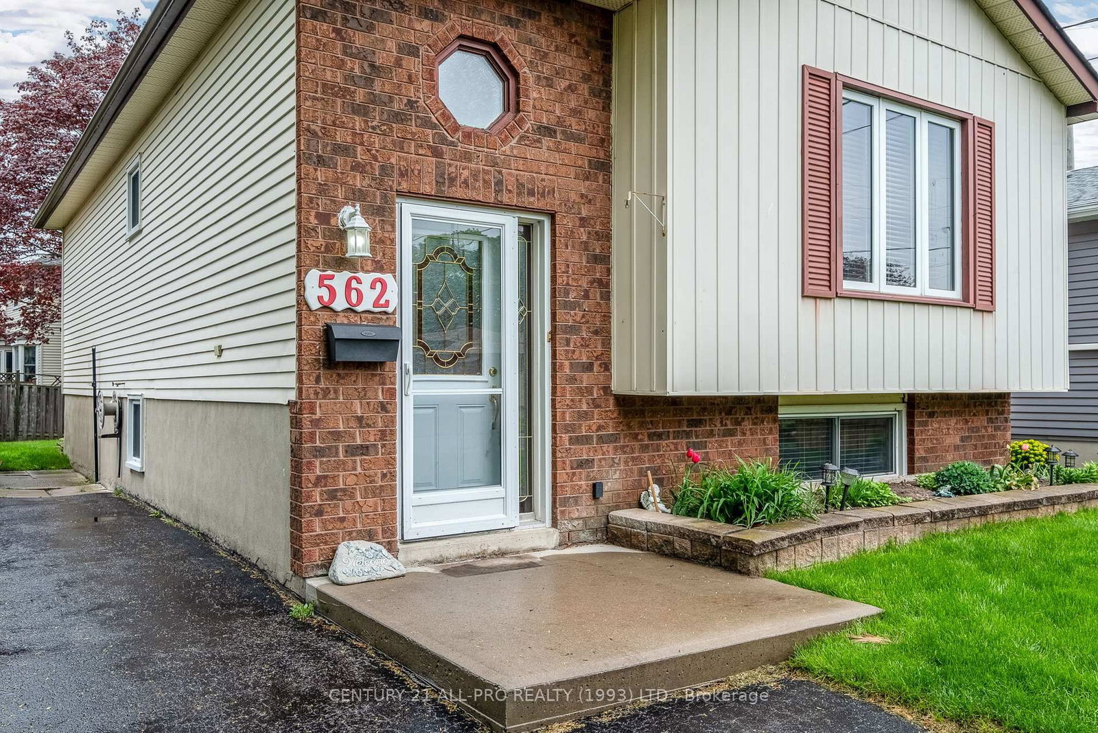 Listing Image 3