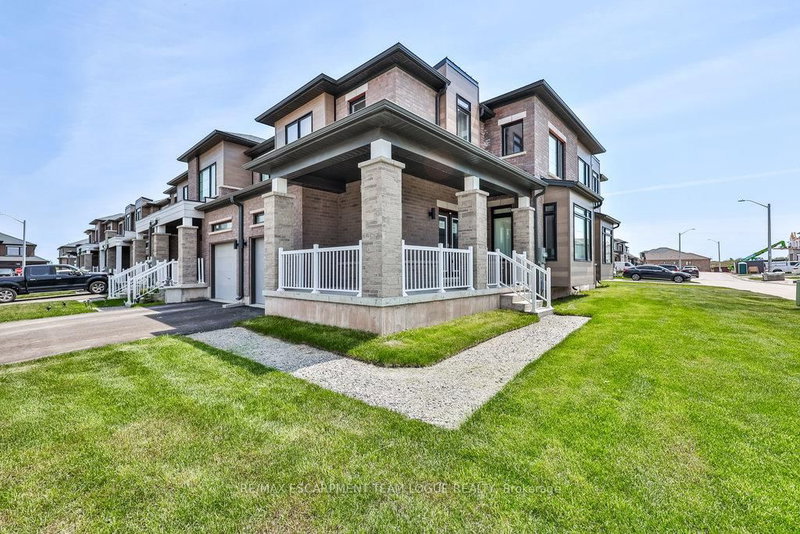 41 Bentgrass Dr, Welland, L3B 0H4 | Image 3